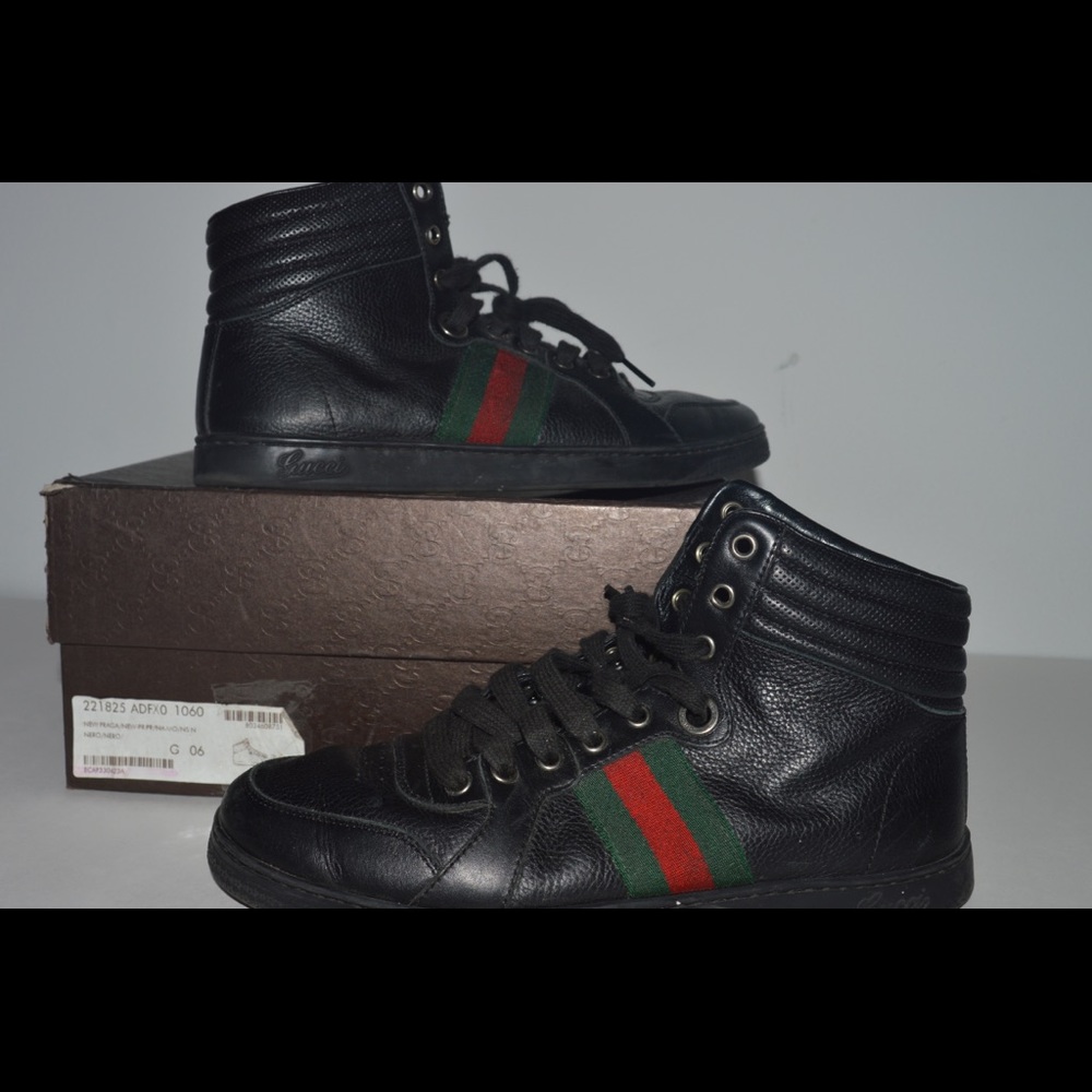 Pre-owned authentic Black hightop Gucci sneakers